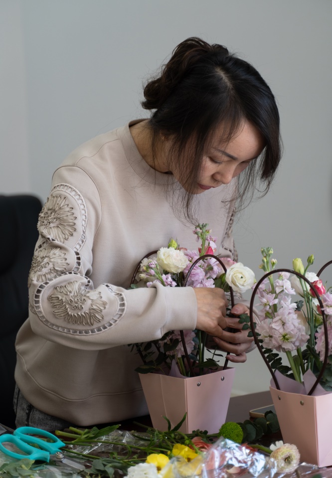 花香三月 綻放“她力量” ——慶祝 “三八”國際勞動婦女節(jié)暨主題黨日活動